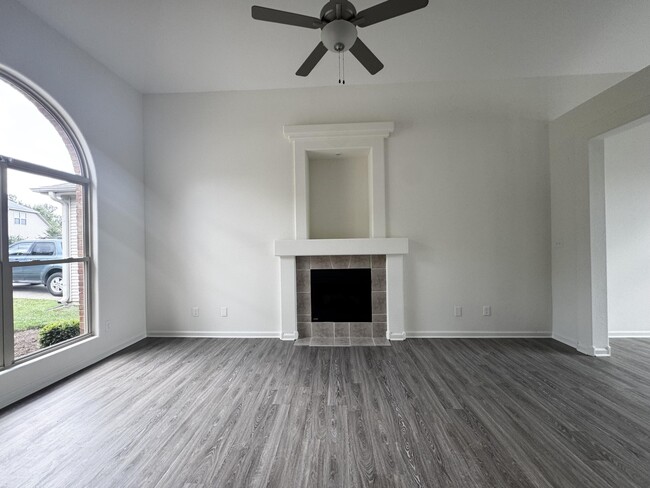 Building Photo - 409 Ella Rae Ln