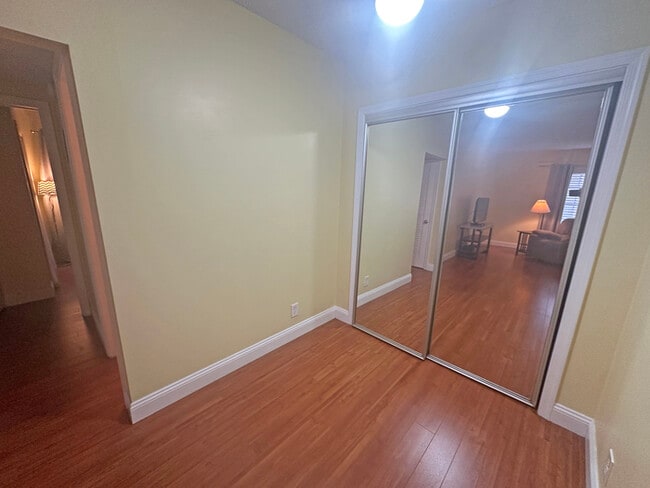 Building Photo - Welcome to charming 2-bedroom, 1-bathroom ...