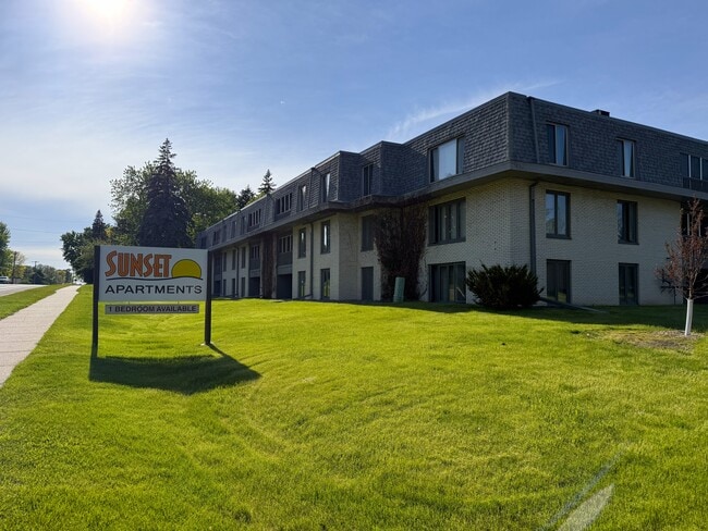 Building Photo - Sunset Apartments