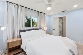 Building Photo - 2412 La Salle Ave