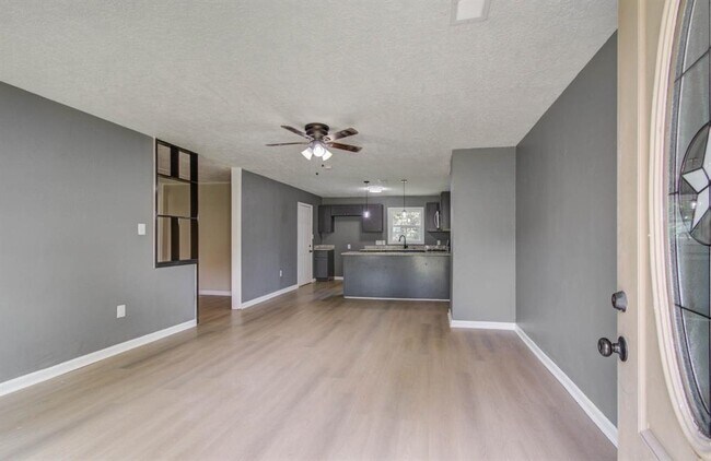 Foto del edificio - 5839 Southurst St