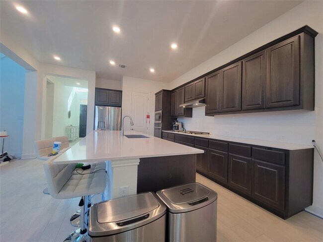 Building Photo - 5002 Watusi Bend