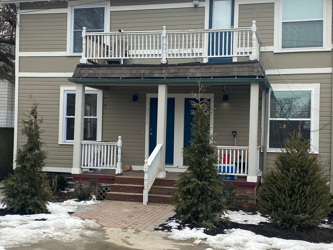 Exterior - 5211 Franklin Blvd