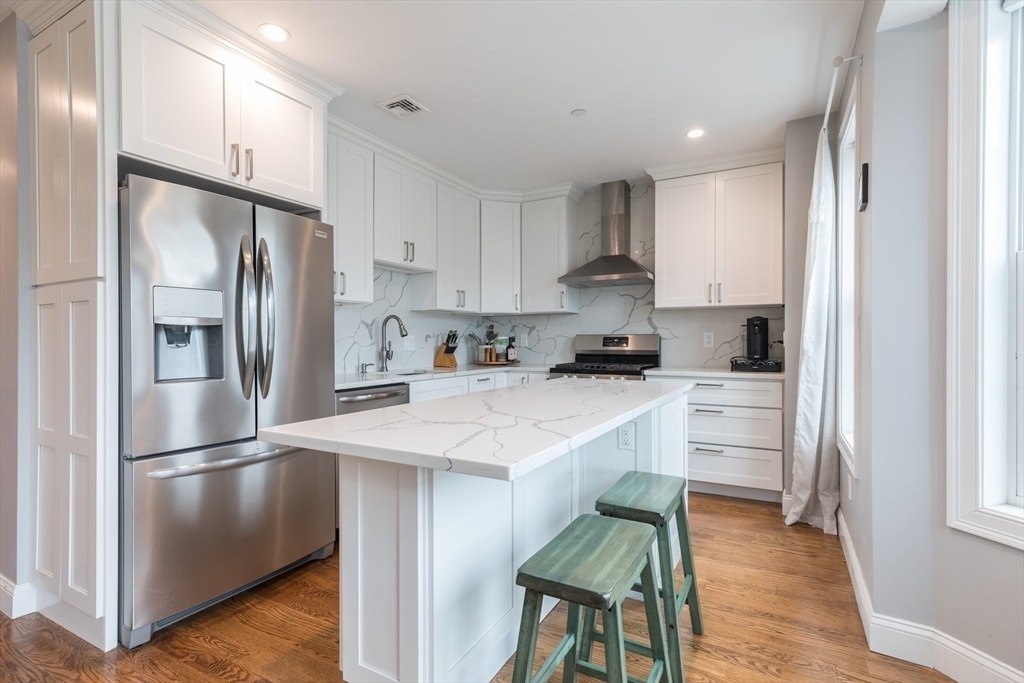 Primary Photo - 194 K St