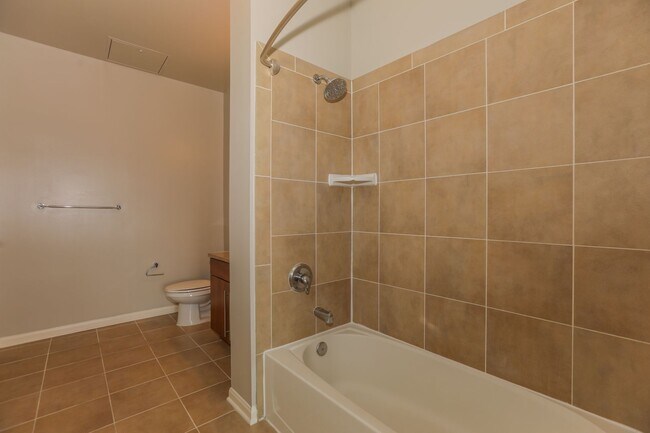 Foto del edificio - 56 Brownstone Way