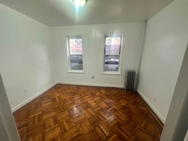 Foto del edificio - 112 E 95th St