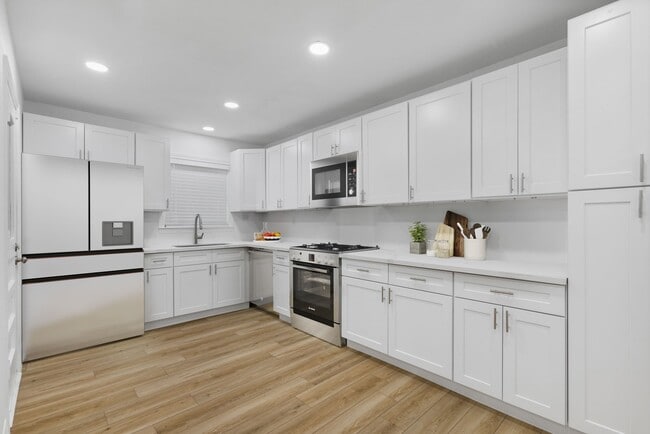 Building Photo - 6315 Thrush Dr