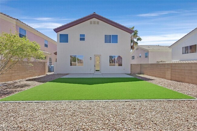 Foto del edificio - 9316 Perennial Ave