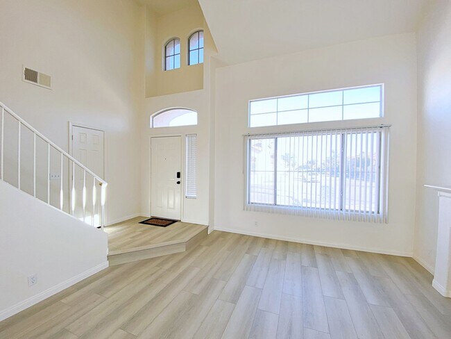 Building Photo - REMODELED 3 BEDROOM HOME IN GREEN VALLEY