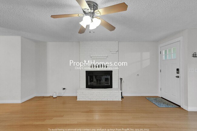 Foto del edificio - Updated Three Bedroom Home in Foster-Powell!