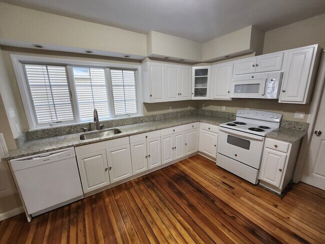 Building Photo - 35 Murray St