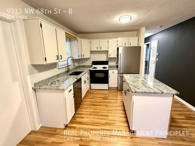 Building Photo - Completely Renovated 2 Bedroom 1 Bath Home!!