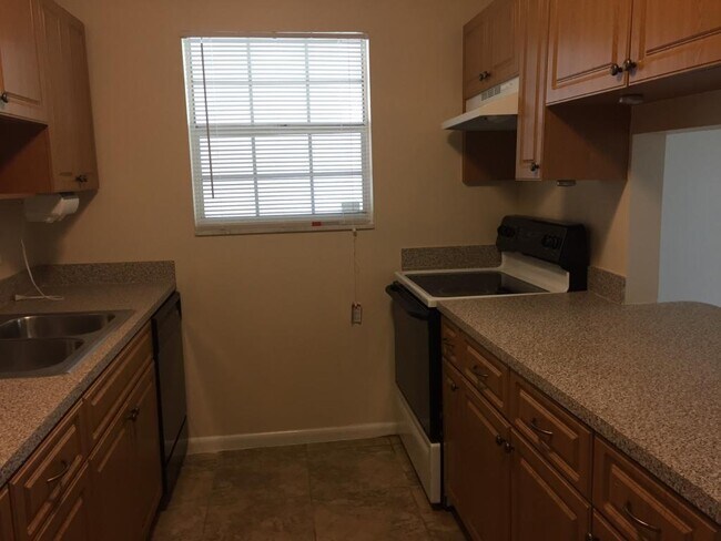 Foto del edificio - 4931 Wedgewood Way