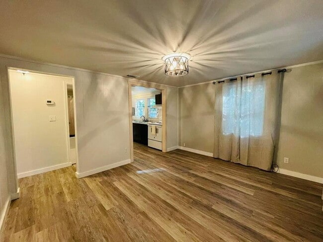 Building Photo - Florida Cottage with a Bonus Room ready for move in!