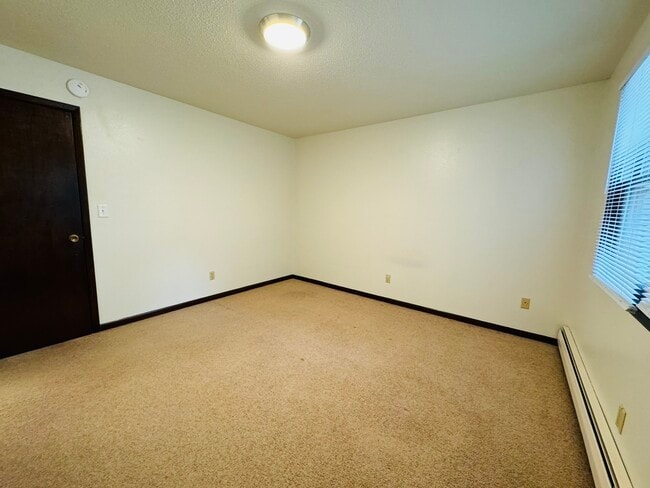 Building Photo - 429