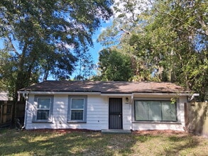 Building Photo - 1065 Winthrop St