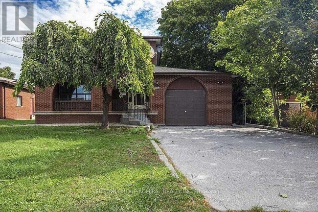 Building Photo - 7881 Dufferin St