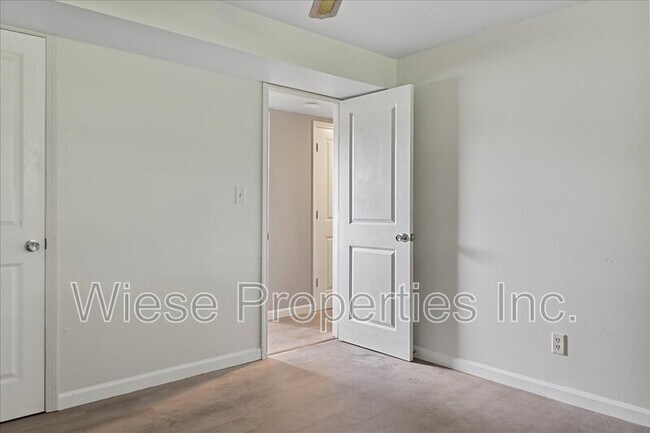 Building Photo - 5281 Buford St