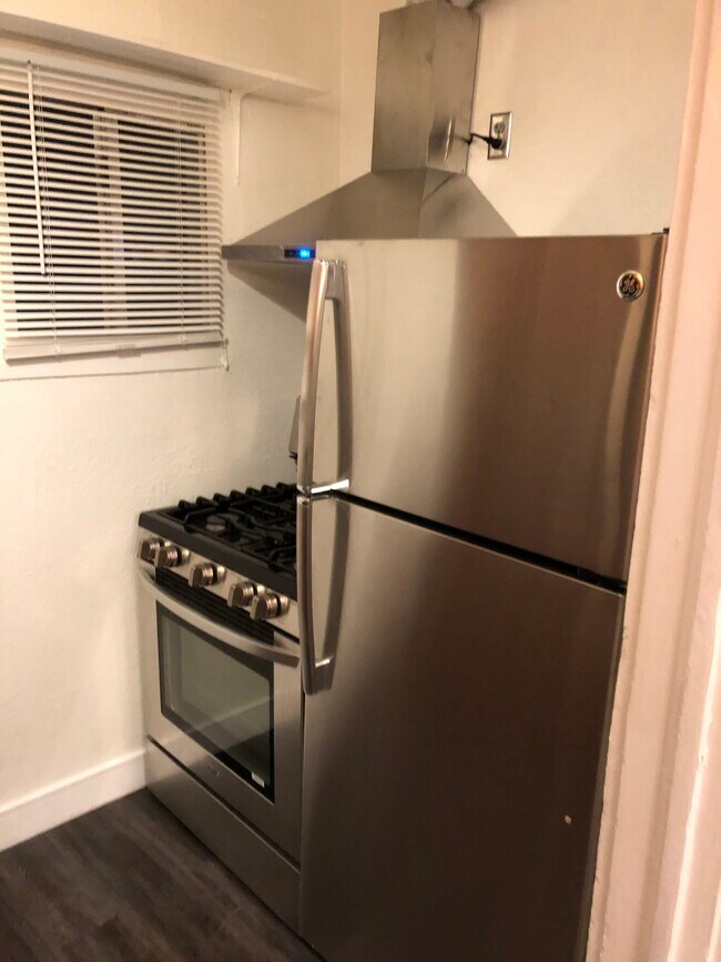 Foto del edificio - 316 W 4th St