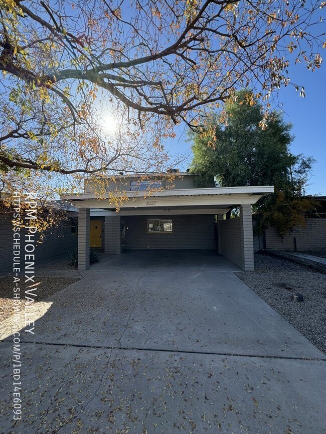 Building Photo - Spacious 2 Story with double primary bedro...