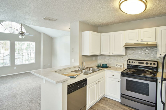 Kitchen 2 BA.jpg - Creekbridge Crossing