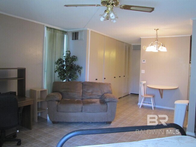 Foto del edificio - 1050 Sea Cliff Dr N