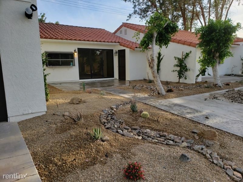 Building Photo - 78580 Ave 42