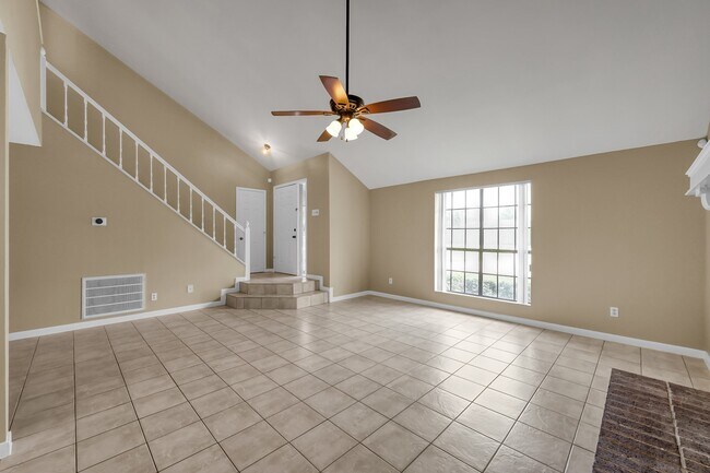 Foto del edificio - 16906 Timberwork Rd