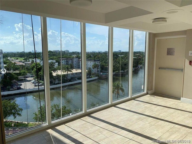 Building Photo - 2401 Collins Ave