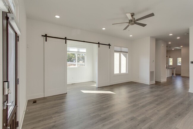 Foto del edificio - 1611 Marshall Hollow Dr