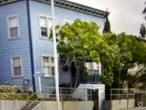Building Photo - 206 Carolina St