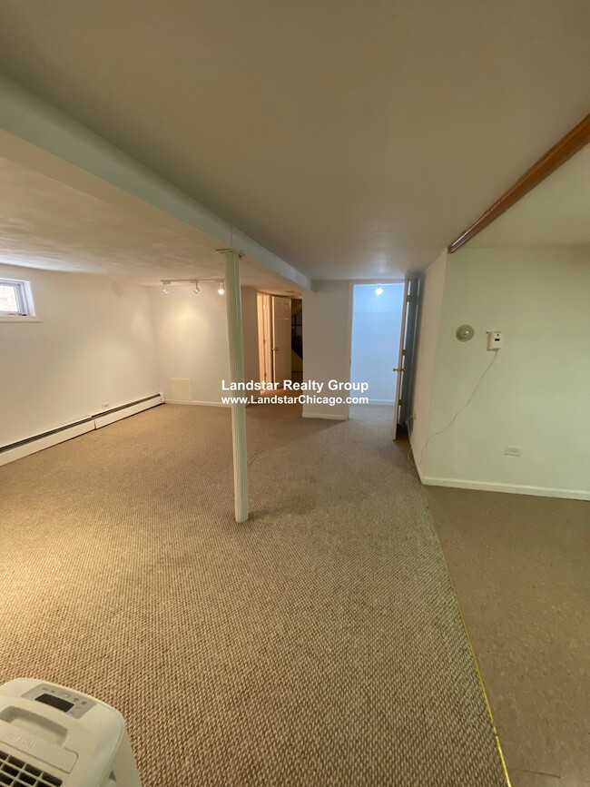 Building Photo - 7247 W Touhy Ave