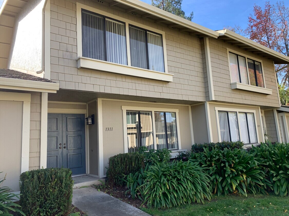 Primary Photo - 1311 Arbor Park Dr