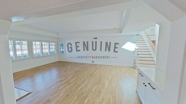 Building Photo - Beautiful Two-Level 5Bd 3.5Ba Home in Newport Beach