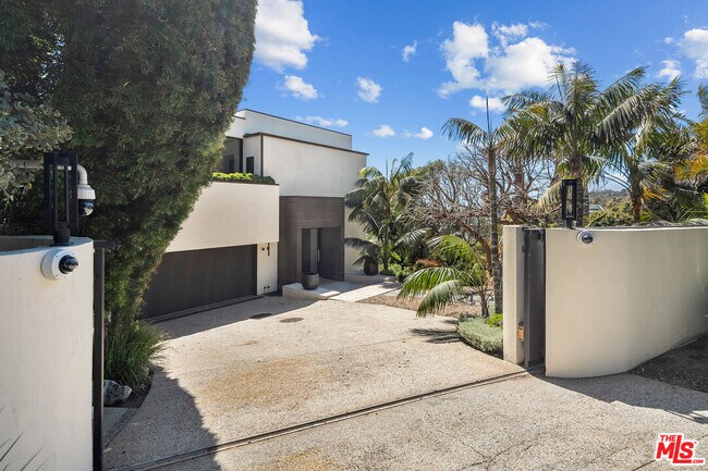 Building Photo - 31824 Seafield Dr