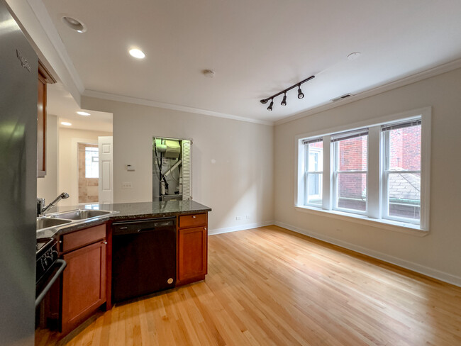 Building Photo - 3249 N Clifton Ave
