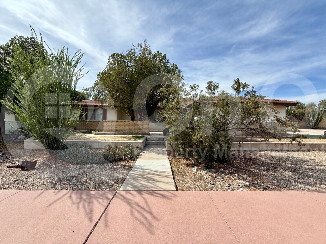 Primary Photo - 570 N Villa Nueva Dr