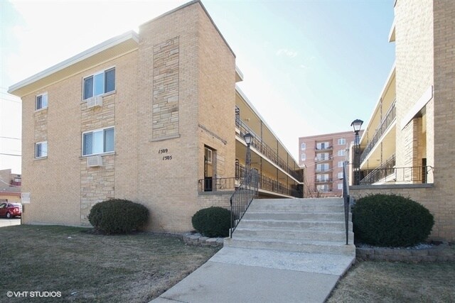 Building Photo - 1505 Brown St