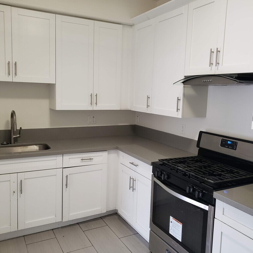kitchen - 15574 Garo St
