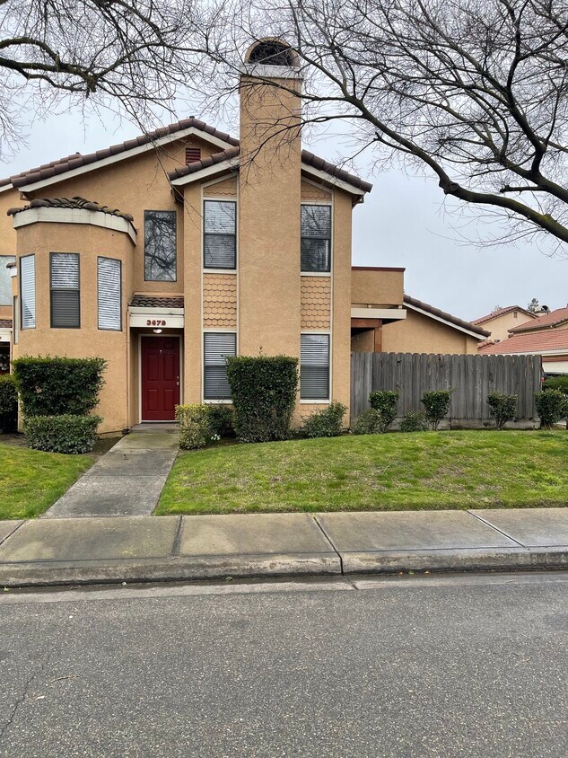 3679 Tuscany Pl, Turlock, CA 95382 Townhouse for Rent in Turlock, CA
