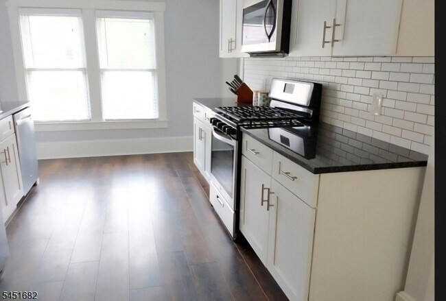 Foto del edificio - 2 Linwood Terrace