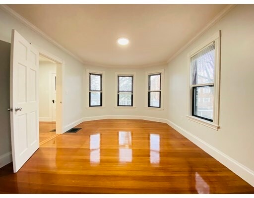 Building Photo - 19 Wollaston Ave