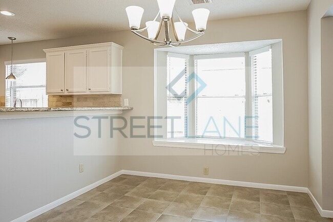 Building Photo - 2110 Castle Dr
