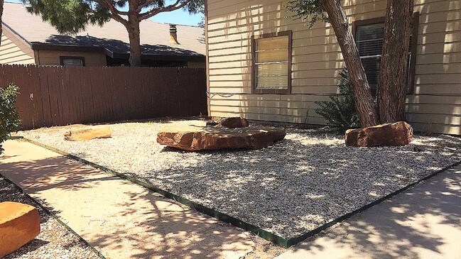 Foto del edificio - 2301 N Pecos St