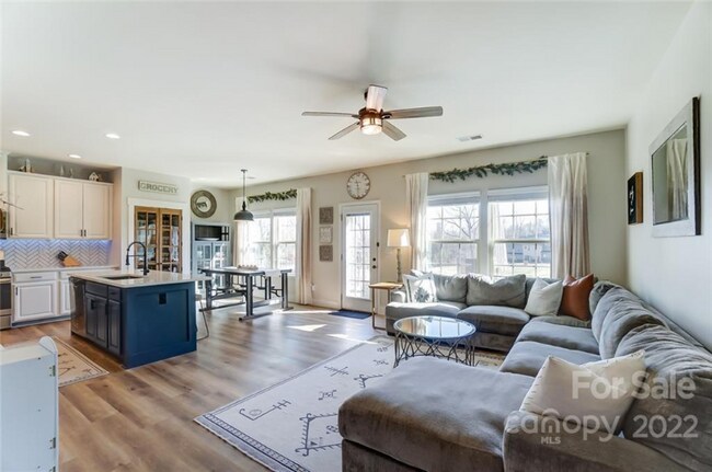 Foto del edificio - 3606 Dolly Madison Rd