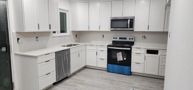 Building Photo - 1821 Greenspring Cir