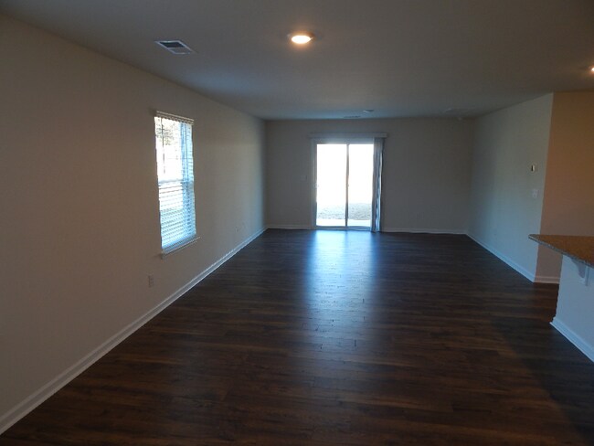 Building Photo - 521 Evaleigh St