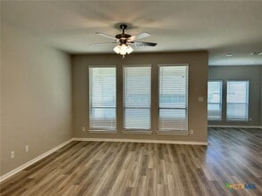 Building Photo - 10211 Six Shooter Ln