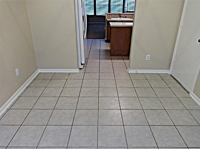 Foto del edificio - 5634 Cinnamon Lake Dr