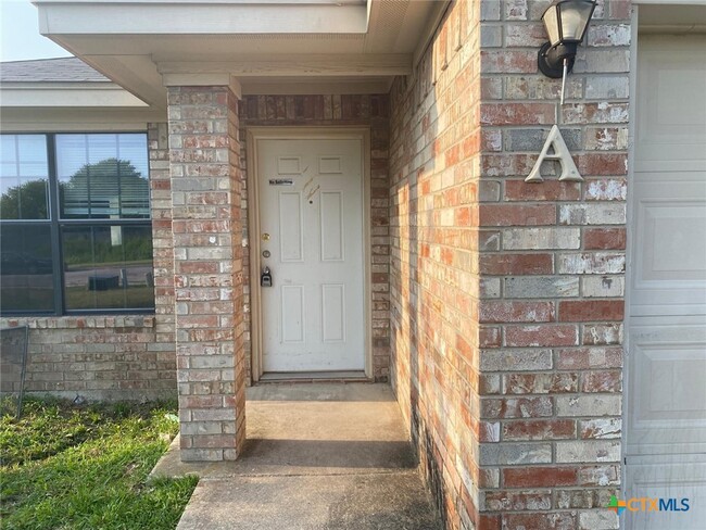 Foto del edificio - 206 Castellon Ct